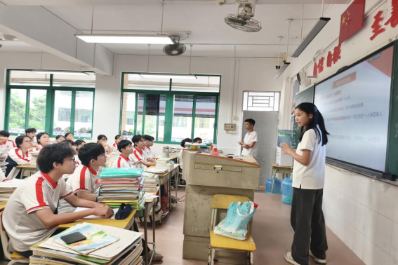 <strong>广海学子赴肇启动“国家资助政策下乡行”：分时施策，精准滴灌求学路</strong>